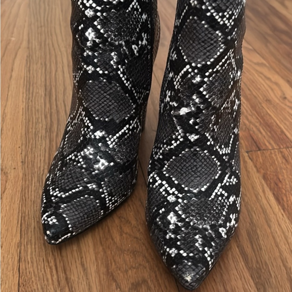 Rampage Black and White Heeled Boots Snakeskin Print